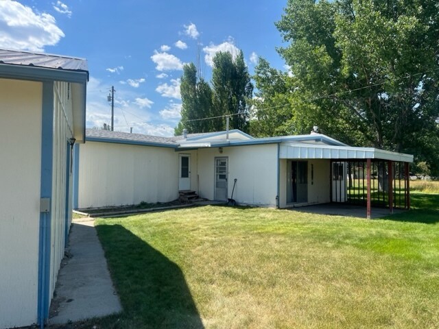 Building Photo - 105 Robbins Ln