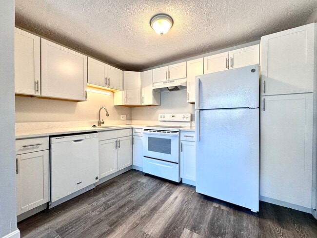 Primary Photo - 130 North St