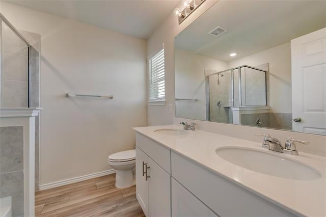 Building Photo - 1129 Vernon Dr