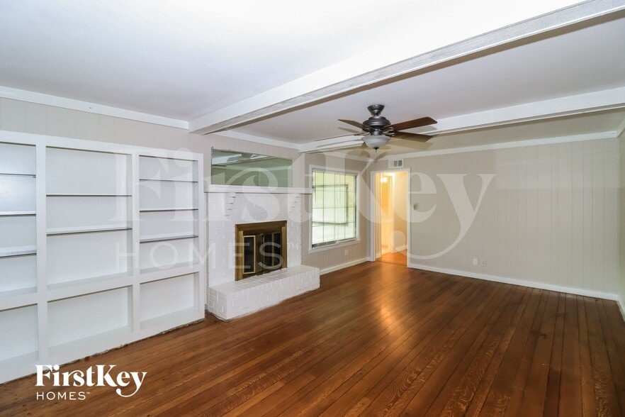 Building Photo - 5299 Twin Woods Ave