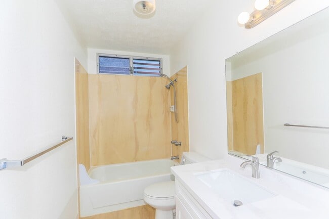 Building Photo - Kaneohe Woods – 3BR/2.5BA home with Mounta...