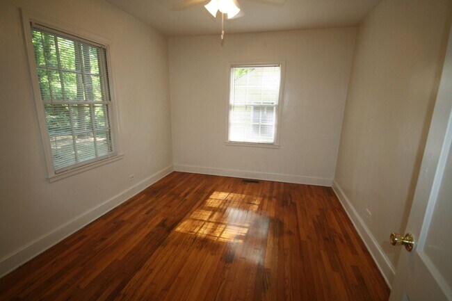 Building Photo - Adorable House in Trinity Park with Large ...