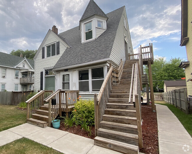 Building Photo - 1113 Minnehaha Ave E