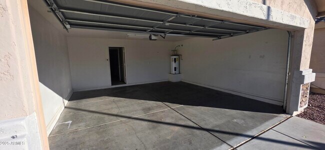 Building Photo - 9079 N 115th Dr