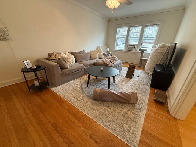 Interior Photo - The Drake