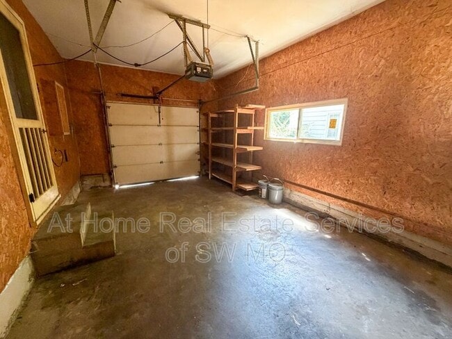 Building Photo - 1637 E Page St