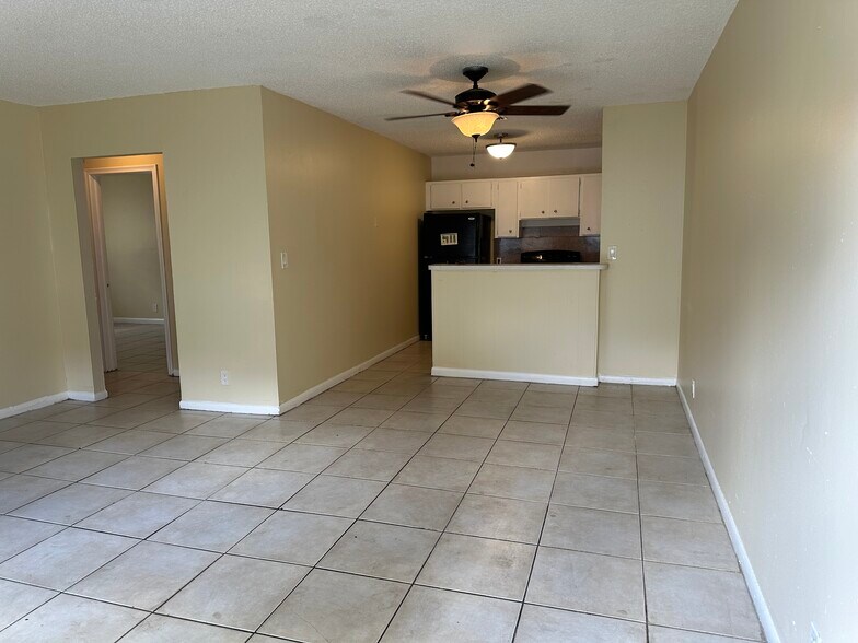 Primary Photo - 5315 NW 22nd St