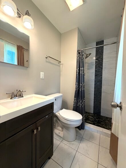 Building Photo - 5412 Amberwood Ln