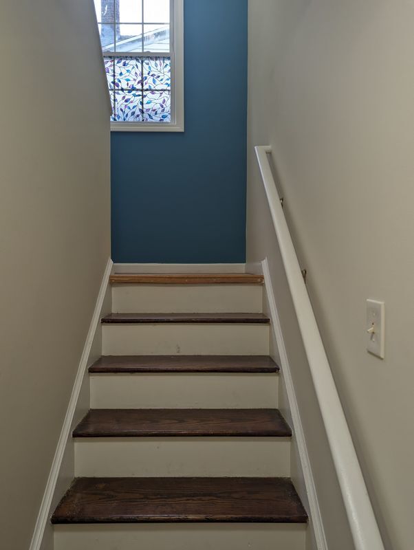 Building Photo - 33 Hallock St