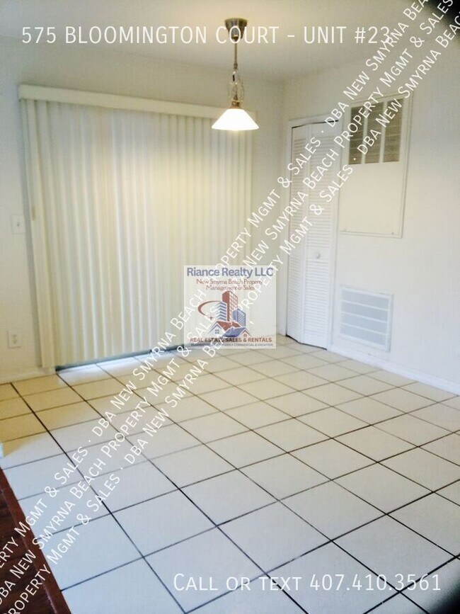 Building Photo - 575 Bloomington Ct