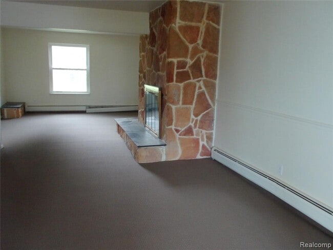 Building Photo - 38014 Mallast St