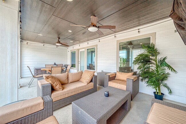 Building Photo - 909-A W 35th St