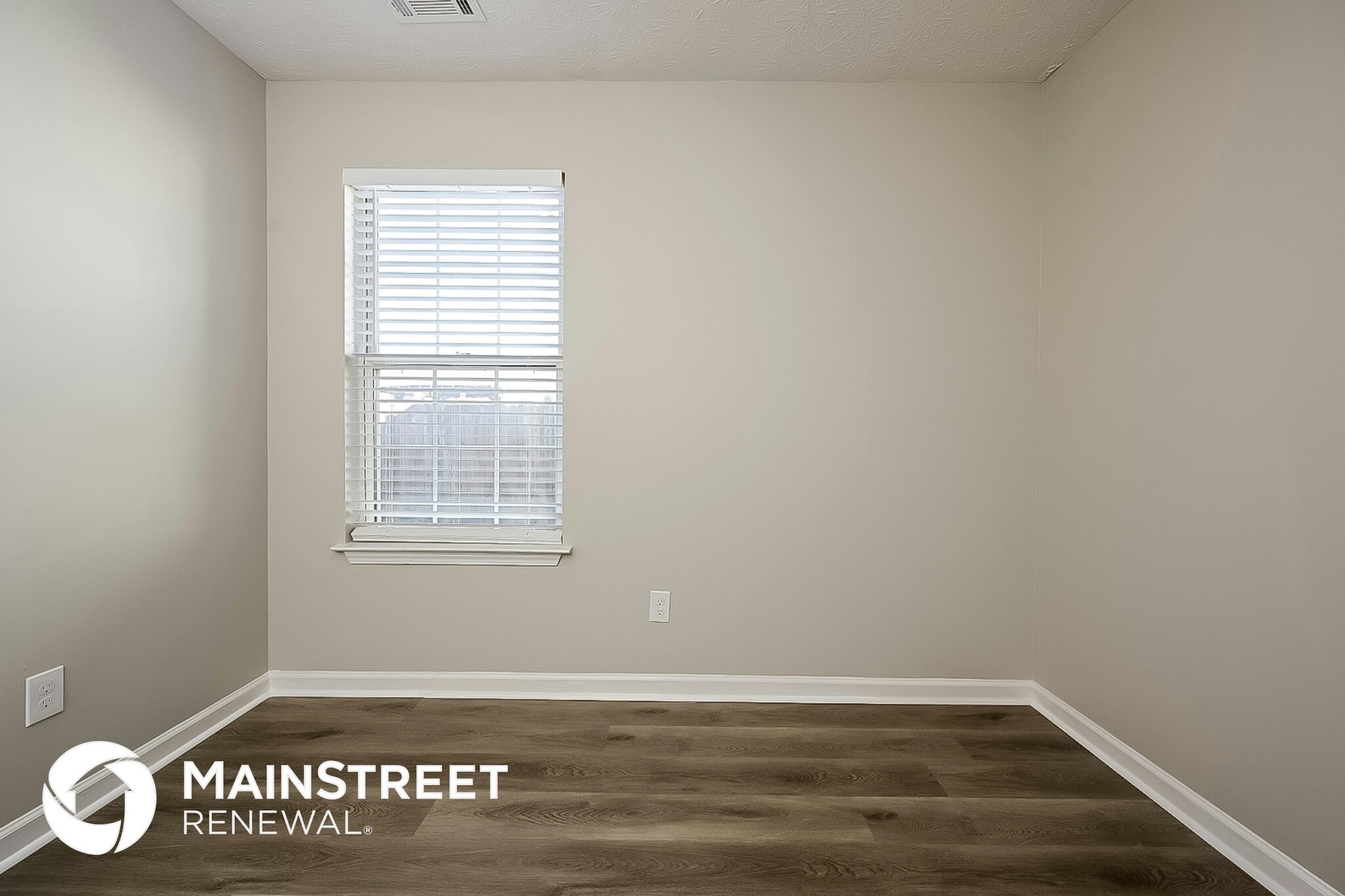 Building Photo - 7545 Broadhurst Dr