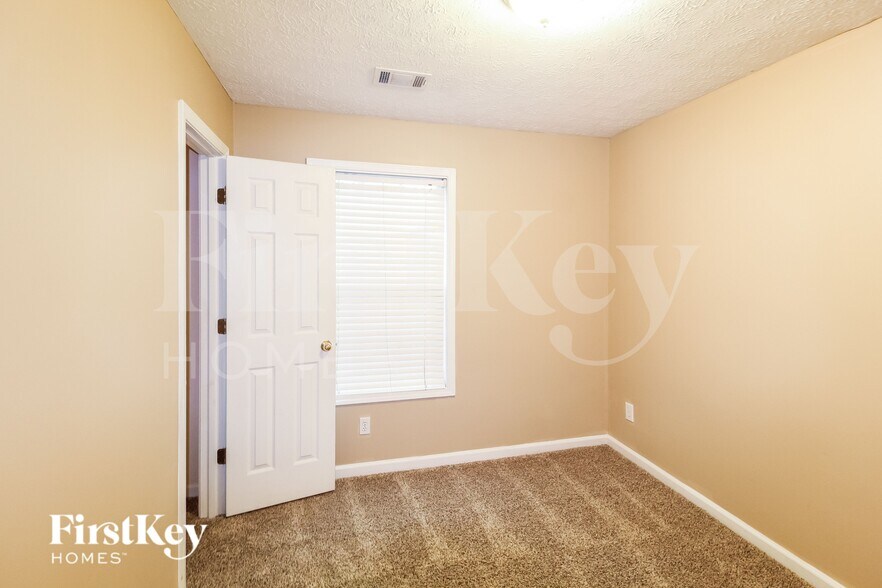 Building Photo - 5082 Memory Ln