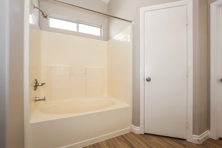 Building Photo - 5113 Pebble Rim St