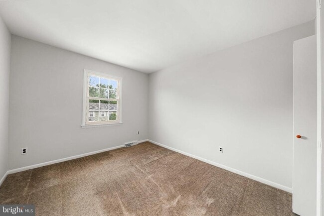 Building Photo - 132 E Green Valley Cir
