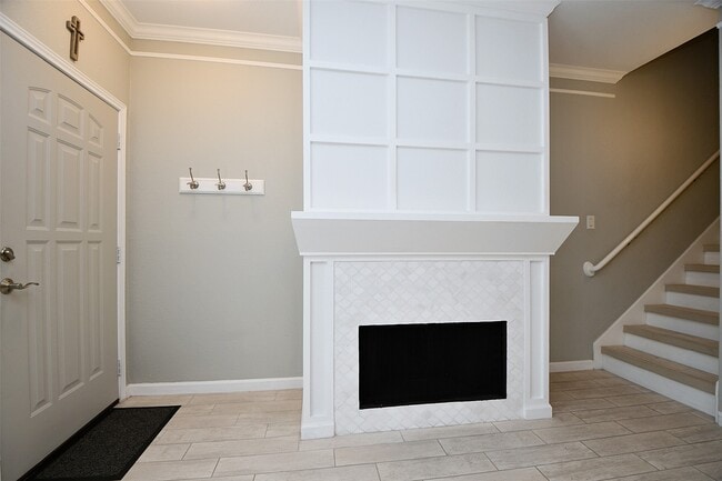 Building Photo - 382 Wilcrest Dr