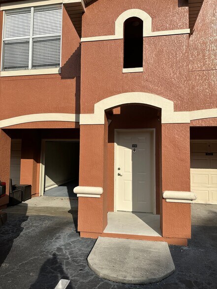 Building Photo - 19901 Villa Tuscany Way