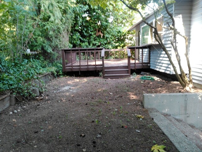 Building Photo - Beautifully Updated 3-Bedroom Home with Of...