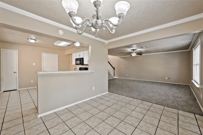 Building Photo - 2627 Autumn Springs Ln