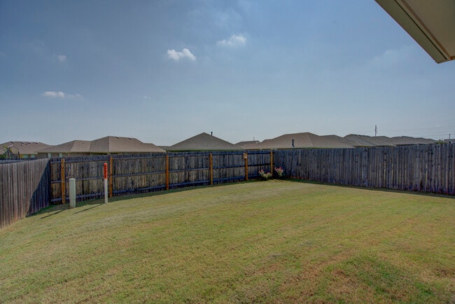 Building Photo - 3145 Midland Valley St