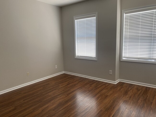 Building Photo - 409 Halyard Ln