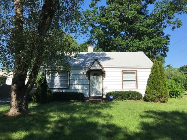 Building Photo - South side Indy - 3 BR near U of I