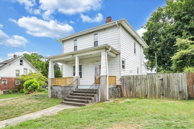 Building Photo - 1202 Rugby Blvd NW