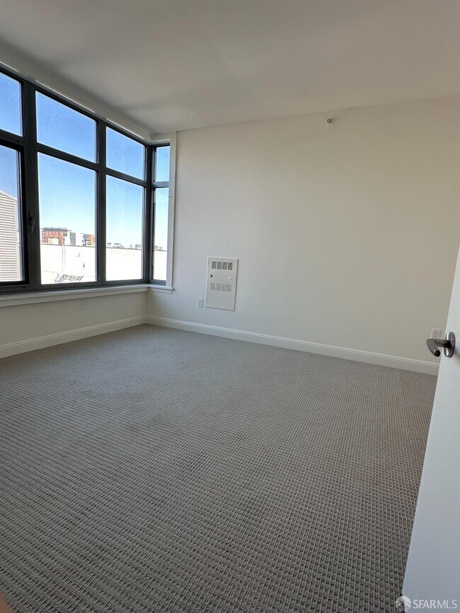 Building Photo - 588 Minna St