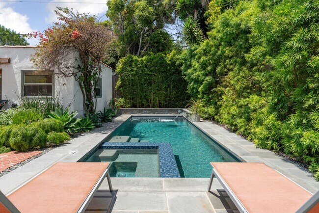 Building Photo - Incredible 4 bd 3 ba home- AVAILABLE SOON