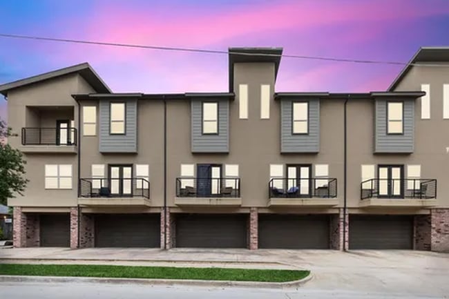 Building Photo - 5903 Lindell Ave