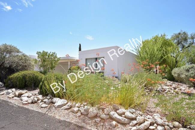 Building Photo - 55+ Townhome for Rent - Spacious 3BR/2BA w...