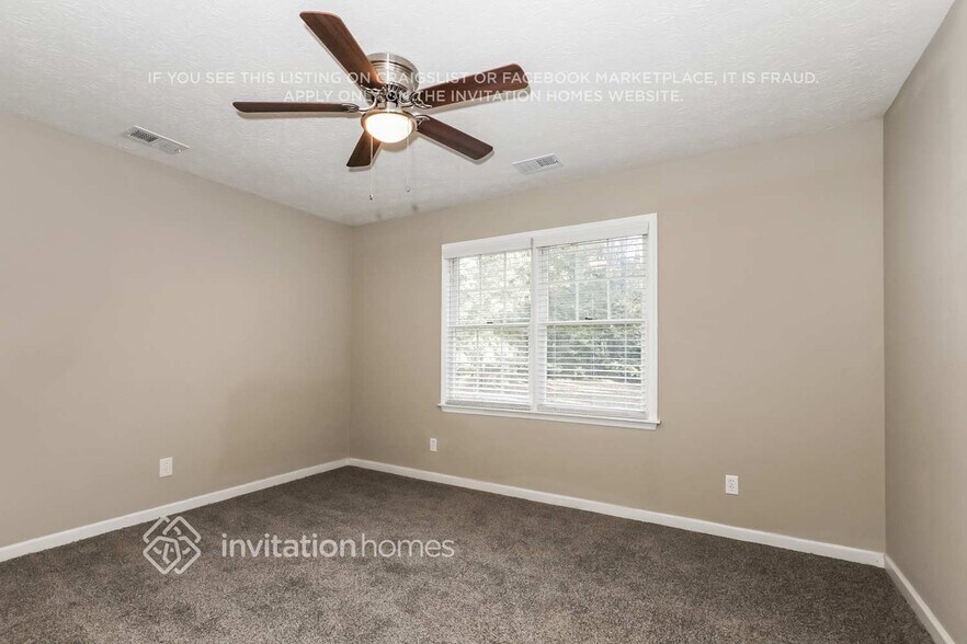 Building Photo - 2498 Quentin Dr