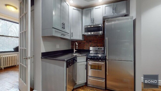Primary Photo - 326 E 35th St