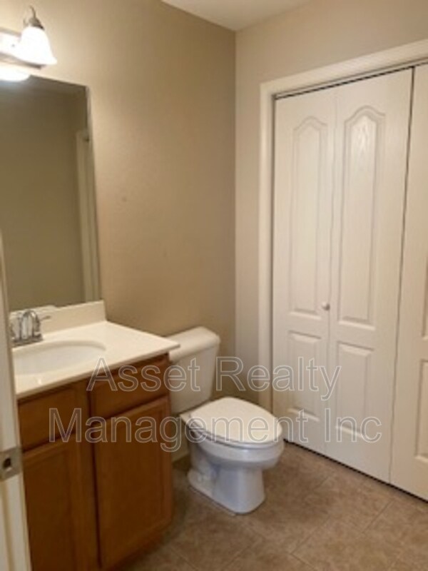 Building Photo - 4730 Forest Landing Way