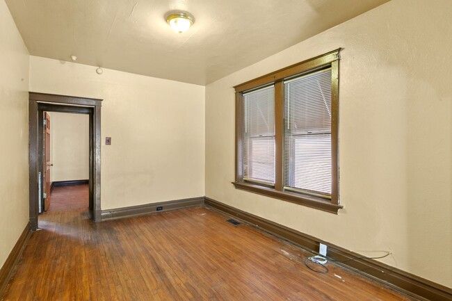 Building Photo - 4849 Anderson Ave