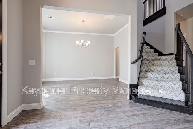 Building Photo - 15121 SE 56th St