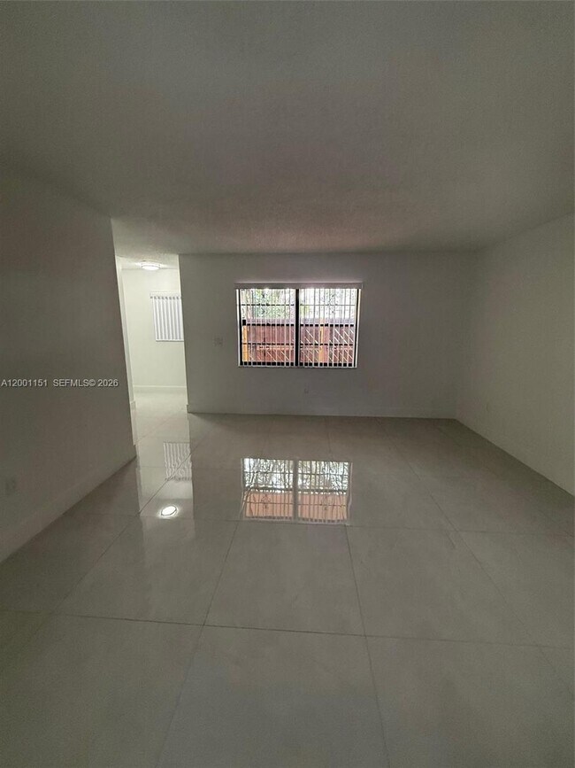 Building Photo - 6651 SW 137th Ct