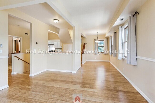 Building Photo - 1325 SE Nehalem St