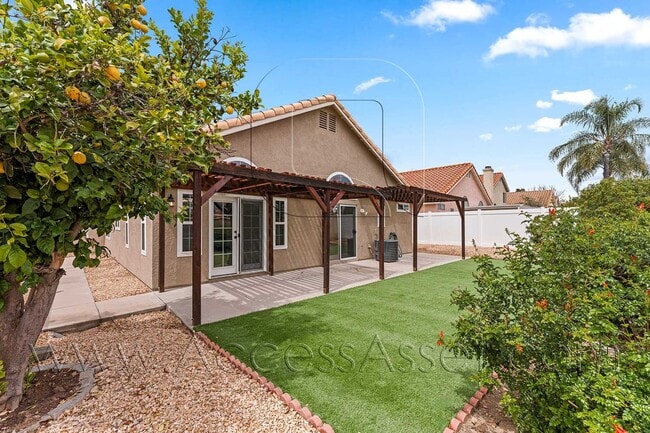 Building Photo - Welcoming 3 Bed / 2 Bath Home in a Peaceful Murrieta Neighborhood