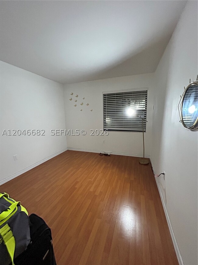 Building Photo - 9421 Fontainebleau Blvd