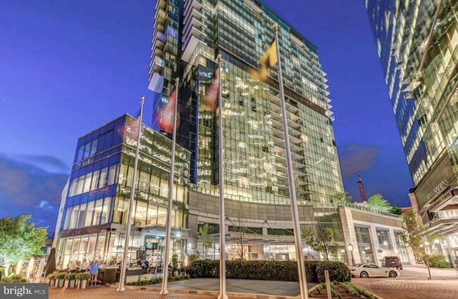 Building Photo - 300 International Drive