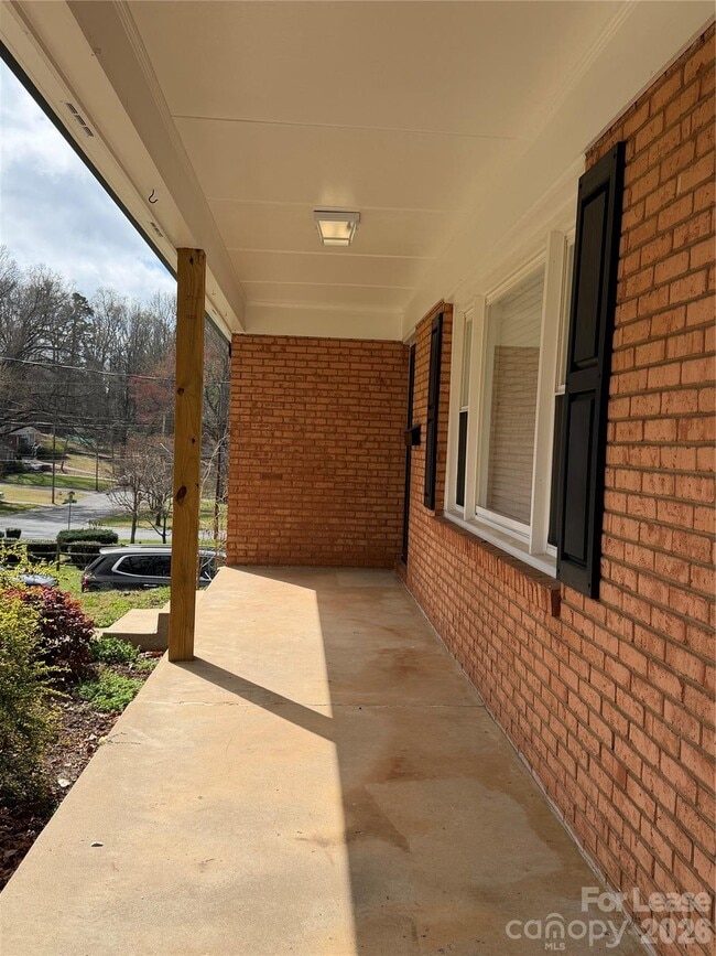 Building Photo - 943 Dudley Dr