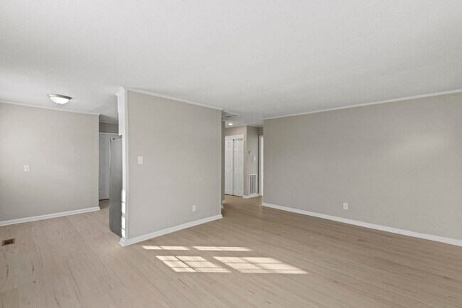 Building Photo - 337-339-339 Starling St