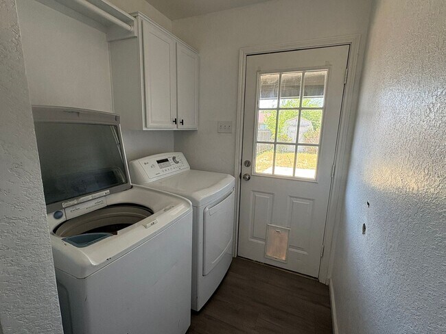 Building Photo - 7115 Ocho Rios Dr