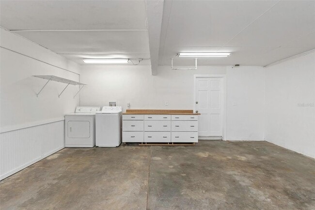 Building Photo - 4622 W El Prado Blvd