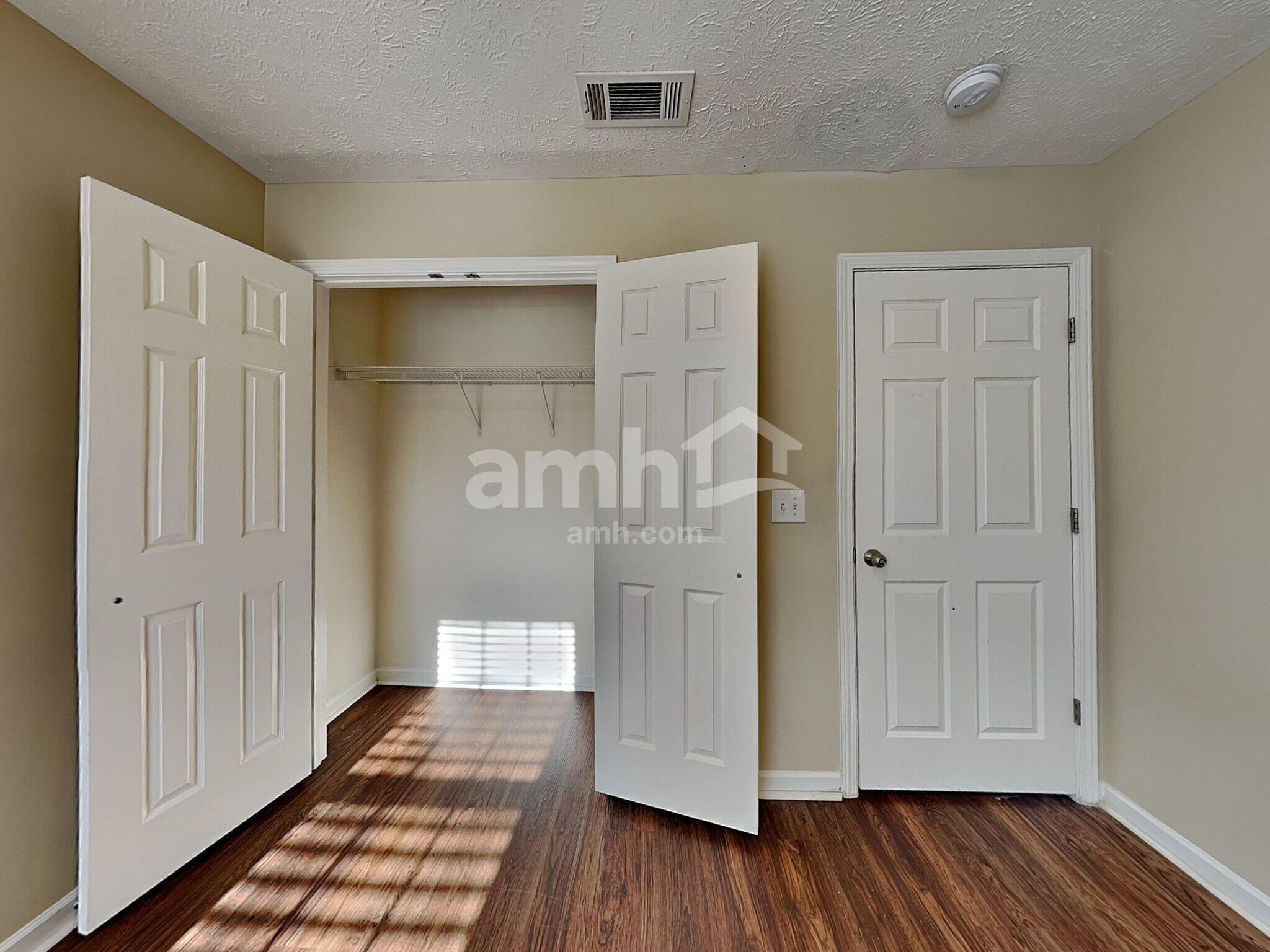 Building Photo - 1361 E Nir Shreibman