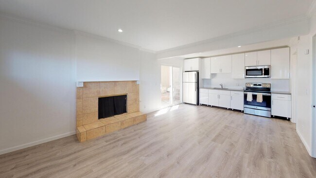 Building Photo - 1618 King St