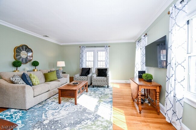 Building Photo - 15 Euclid Ave