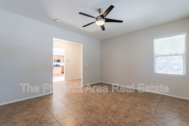 Building Photo - 2189 S Sanders Dr